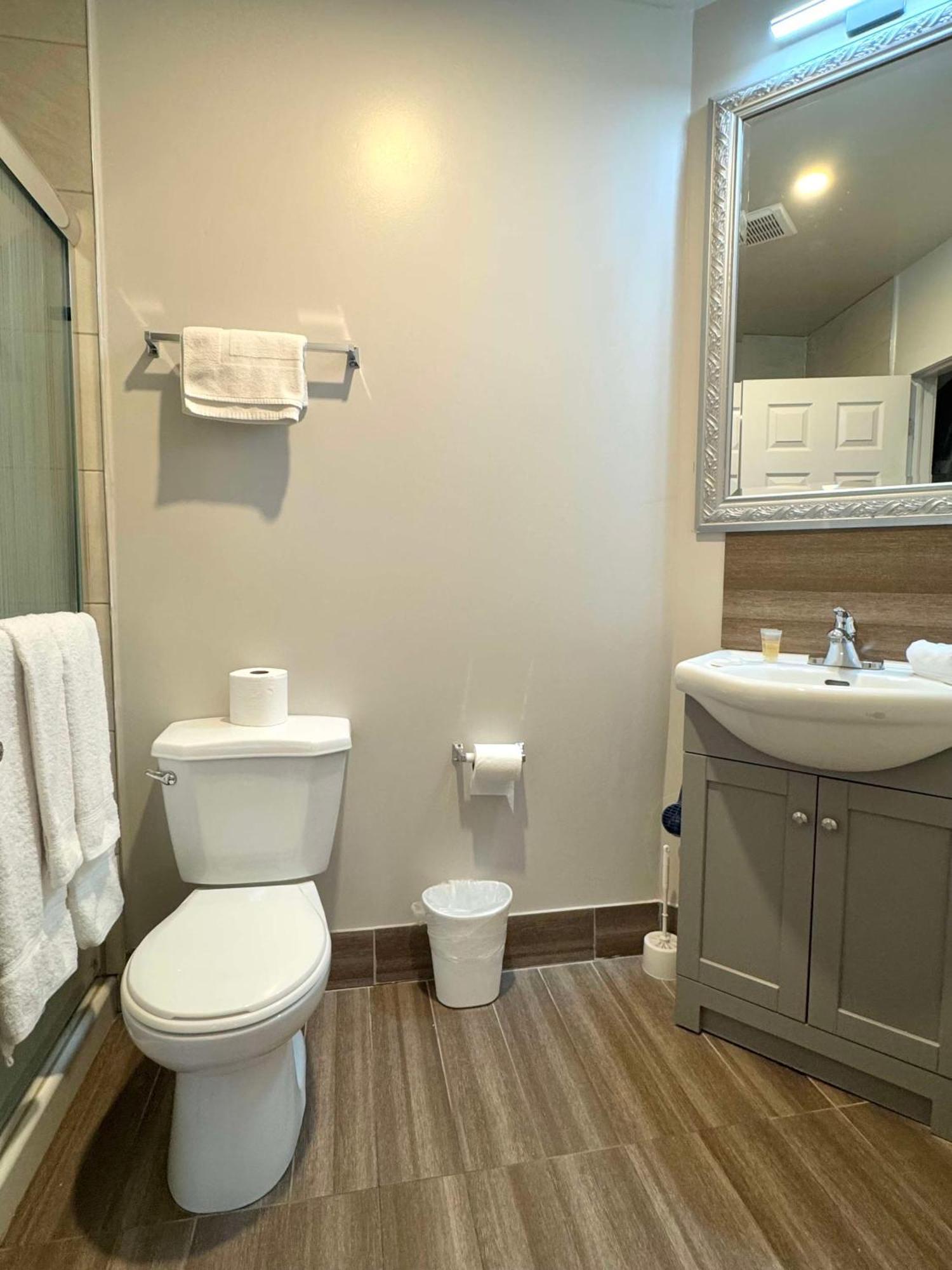 Big Bird Inn Wawa, Surestay Collection By Best Western Extérieur photo